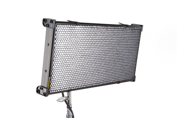 DIVA-LITE LED 21 DMX+GRILLE 90�