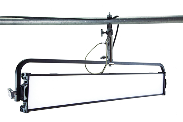 DIVA-LITE LED 41 SUR LYRE DMX+GRILLE 90�