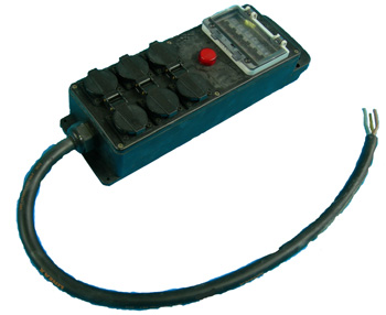 BOITE M6 + DISJONTEURx6 cabl�e  entr�e sur fil ( sans prise d'entr�e)